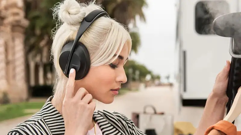 Bose Noise Cancelling Headphones 700 tai nghe chống ồn với âm thanh tinh tế và khả năng cách âm hoàn hảo