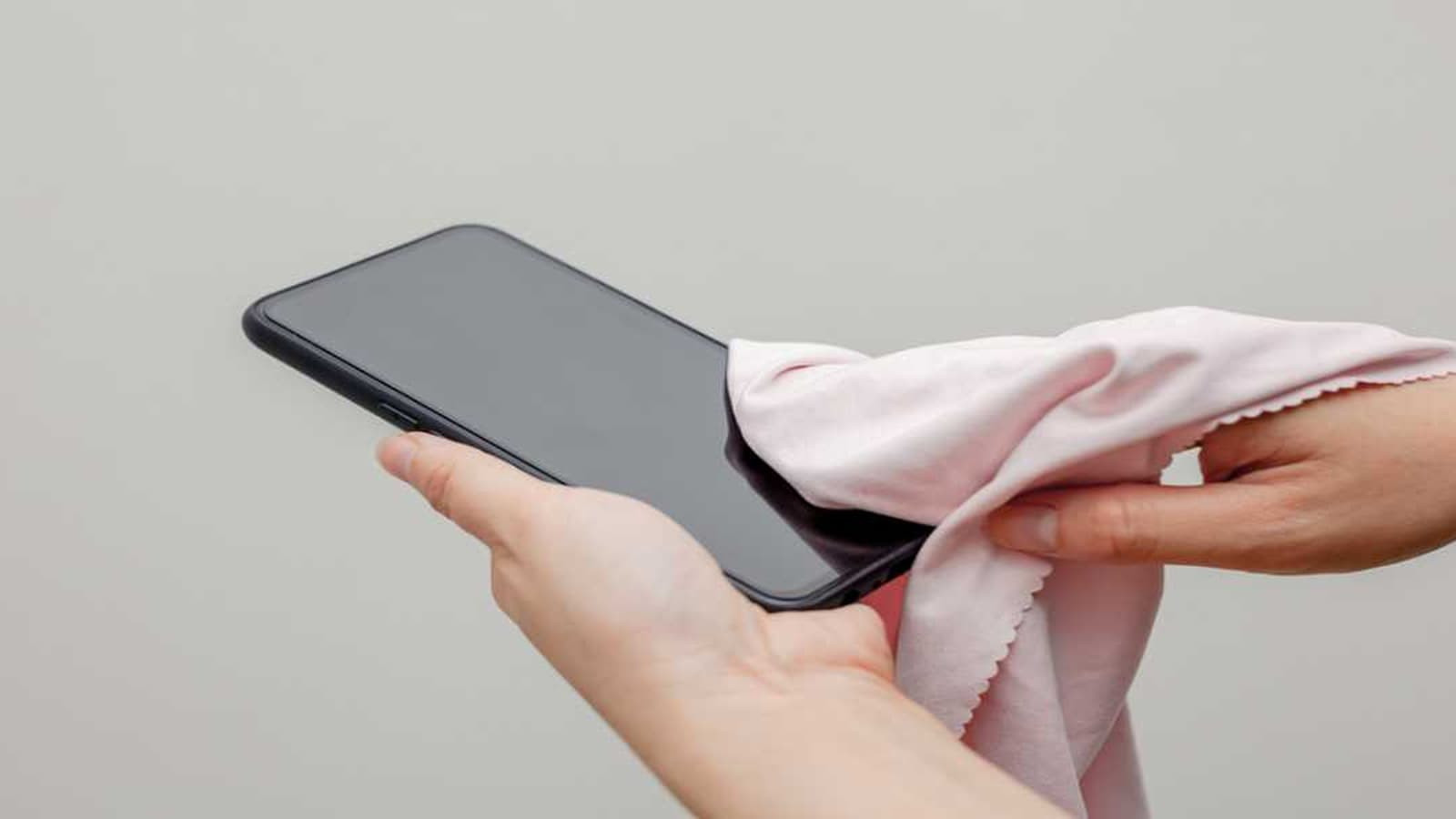 7 mẹo làm sạch các thiết bị điện tử cực đơn giản